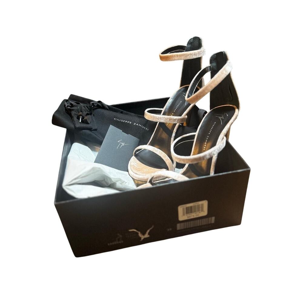 Giuseppe Zanotti NIB CIPRIA heels, size 39 - Picture 8 of 8